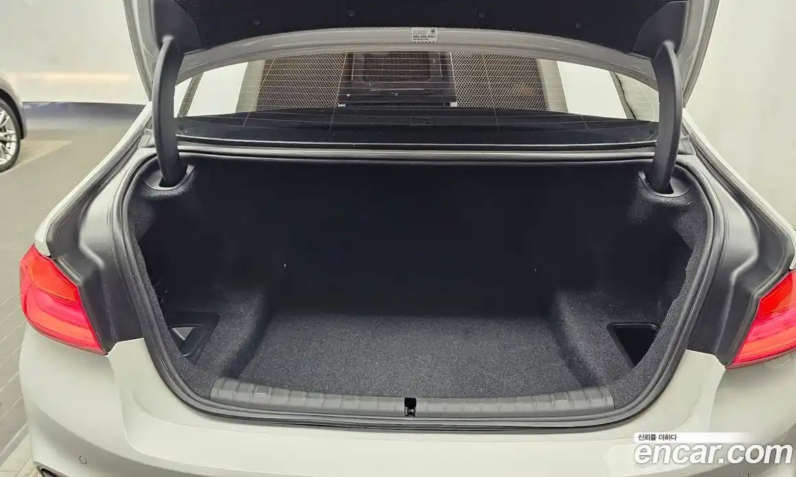 BMW 5-Series 2018 2.0 Автомат в Москве № 154765, фото 20