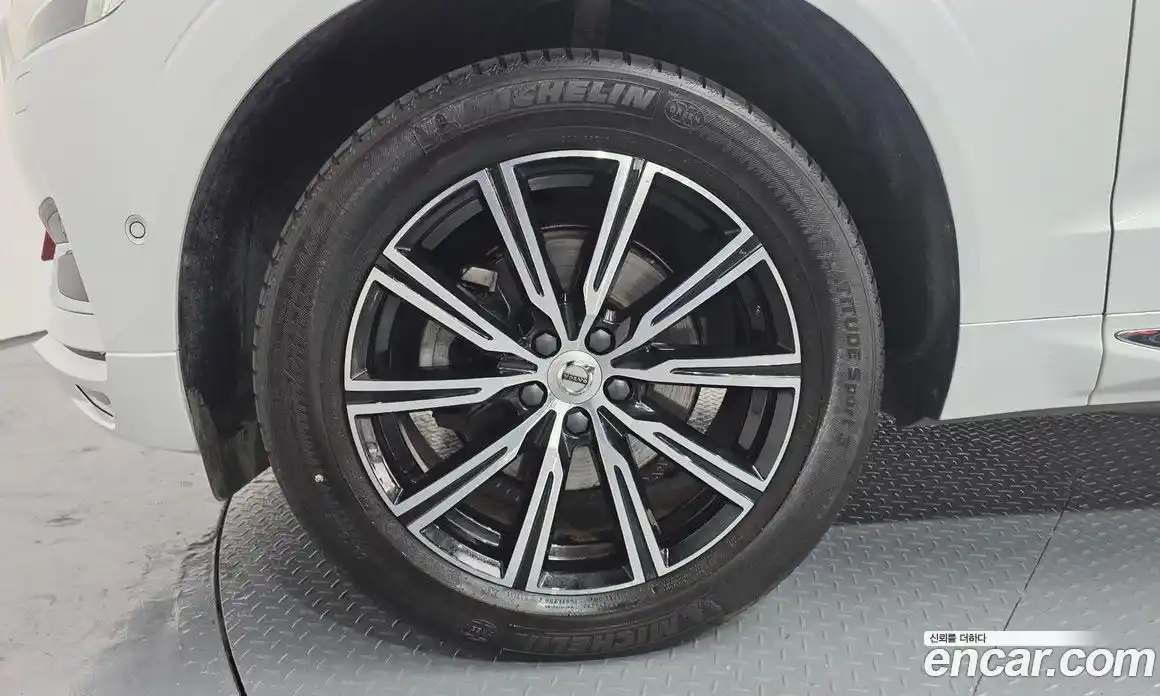 Volvo XC60 2021 2.0 Автомат в Москве № 164419, фото 5