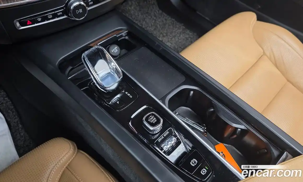 Volvo XC60 2021 2.0 Автомат в Москве № 164419, фото 9