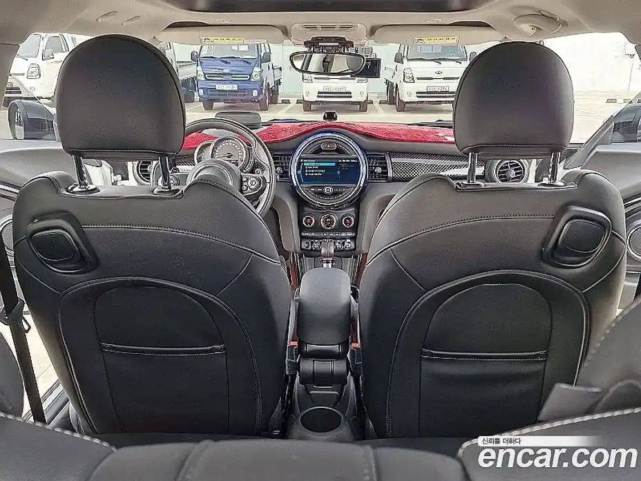 Mini Cooper 2019 2.0 Автомат в Москве № 167457, фото 17