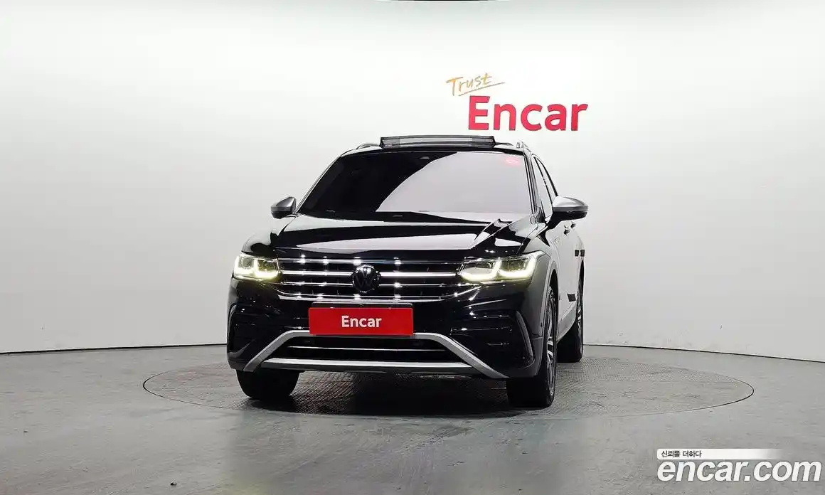 Volkswagen Tiguan 2023 2.0 Автомат в Москве № 168721, фото 3