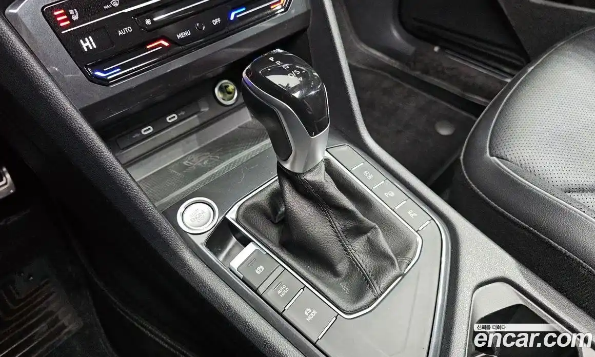 Volkswagen Tiguan 2023 2.0 Автомат в Москве № 168721, фото 9