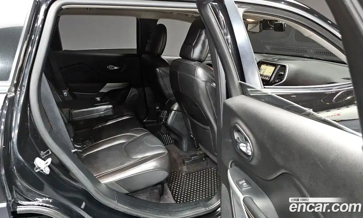 Jeep Cherokee 2018 2.4 Автомат в Москве № 169908, фото 13