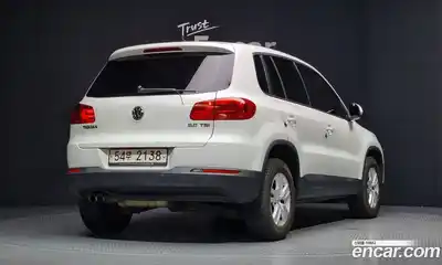Volkswagen Tiguan 2012 2.0 Автомат в Москве № 175290, миниатюра 2