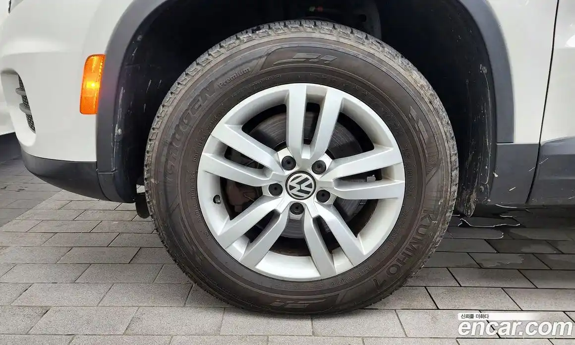 Volkswagen Tiguan 2012 2.0 Автомат в Москве № 175290, фото 5