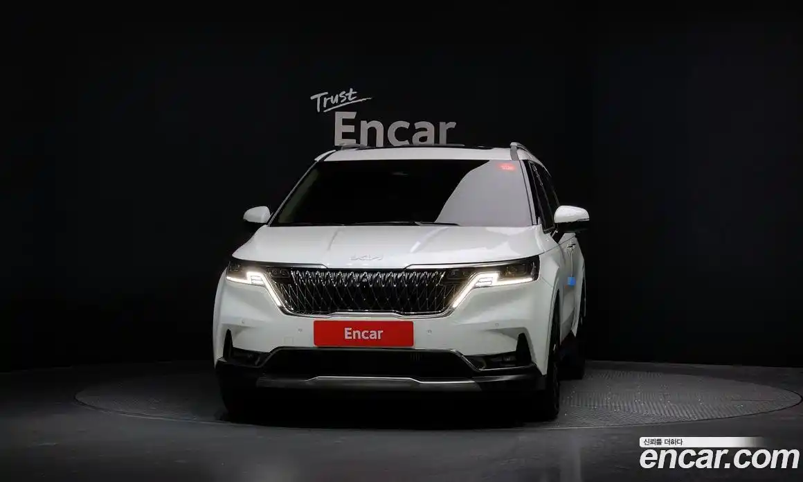 Kia Canival 2023 2.2 Автомат в Москве № 194732, фото 3