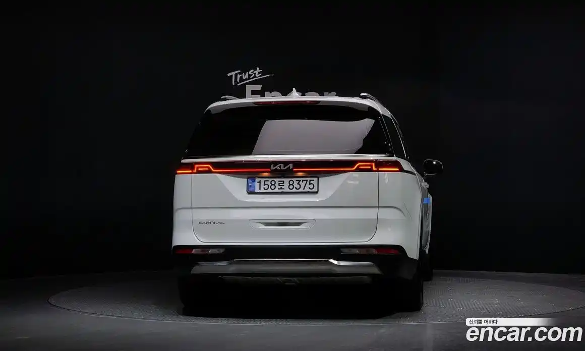 Kia Canival 2023 2.2 Автомат в Москве № 194732, фото 4