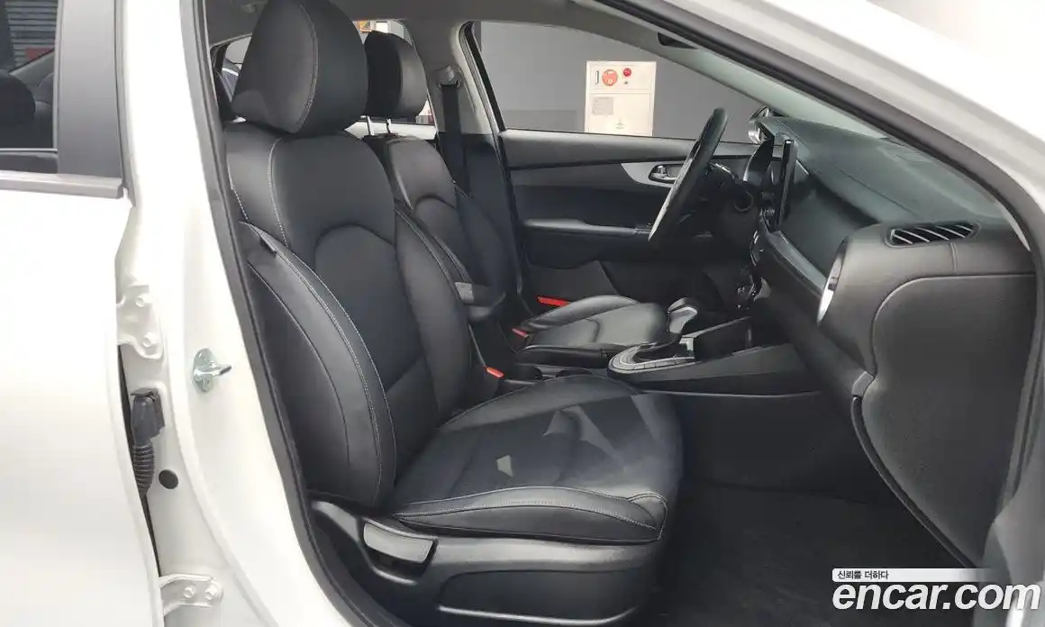 Kia K3 2022 1.6 Автомат в Москве № 194738, фото 11