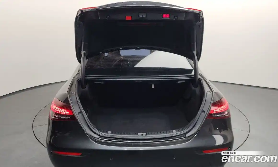 Mercedes-Benz E-Class 2021 2.0 Автомат в Москве № 195116, фото 20