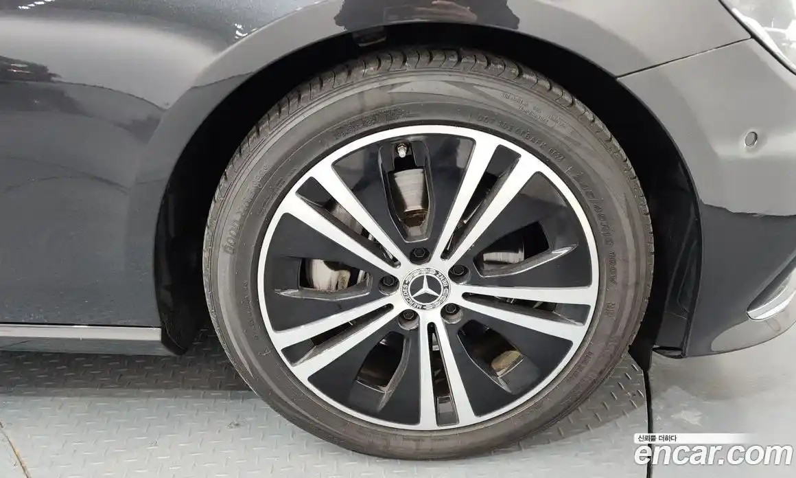 Mercedes-Benz E-Class 2021 2.0 Автомат в Москве № 195116, фото 5