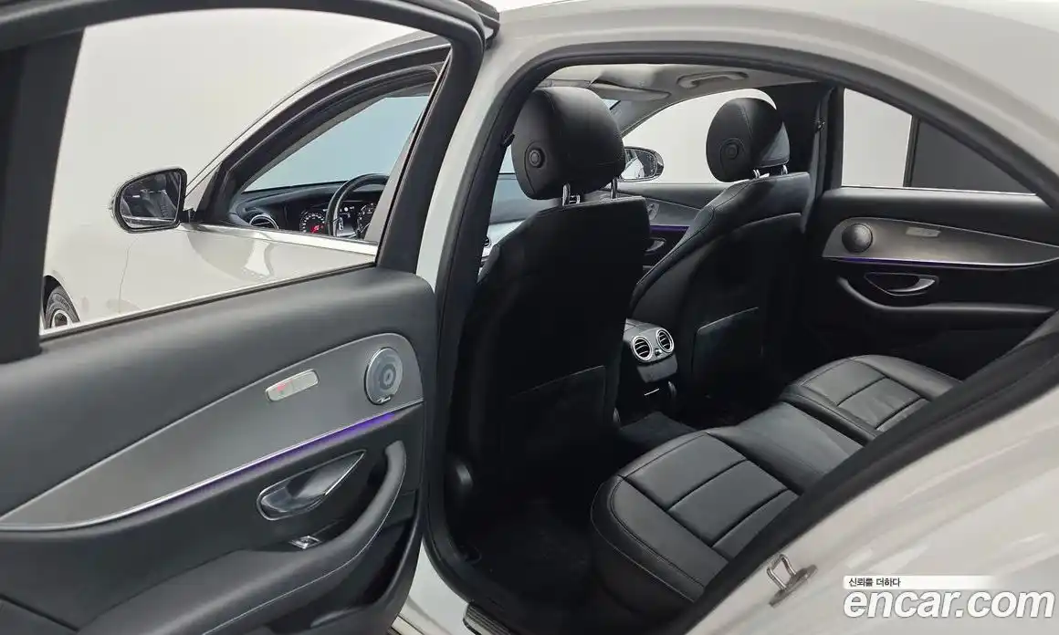 Mercedes-Benz E-Class 2019 2.0 Автомат в Москве № 195535, фото 17