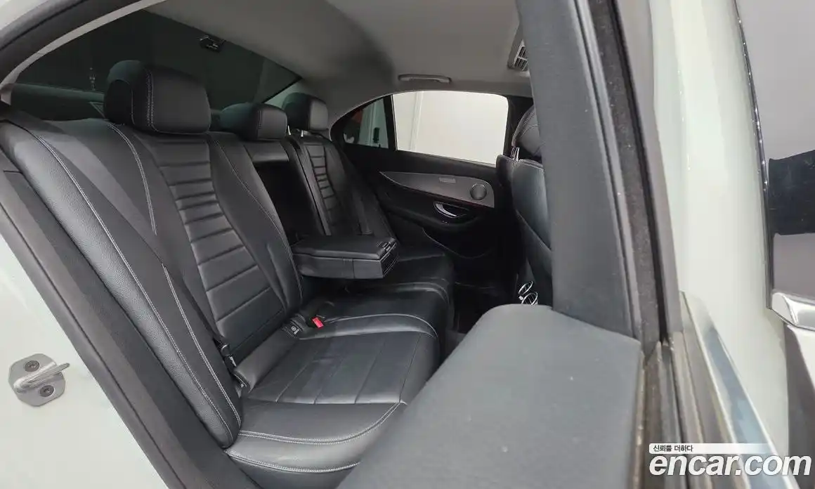 Mercedes-Benz E-Class 2019 2.0 Автомат в Москве № 195535, фото 19