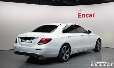 Mercedes-Benz E-Class 2019 2.0 Автомат в Москве № 195535, миниатюра 2