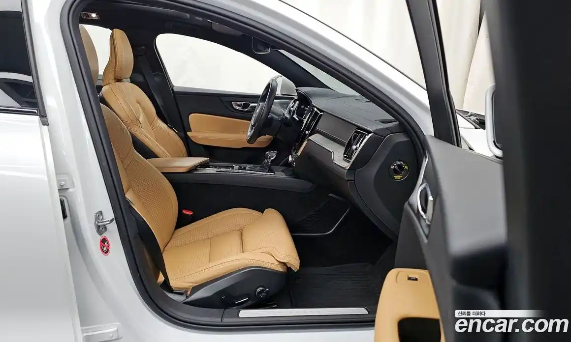 Volvo V60 2020 2.0 Автомат в Москве № 196936, фото 11