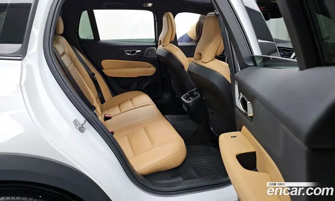 Volvo V60 2020 2.0 Автомат в Москве № 196936, фото 12