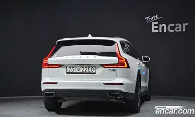 Volvo V60 2020 2.0 Автомат в Москве № 196936, миниатюра 4