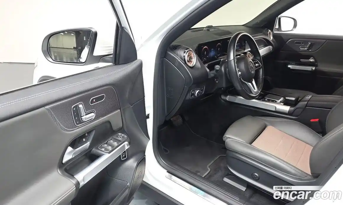 Mercedes-Benz EQB 2022 0.2 Автомат в Москве № 206170, фото 11