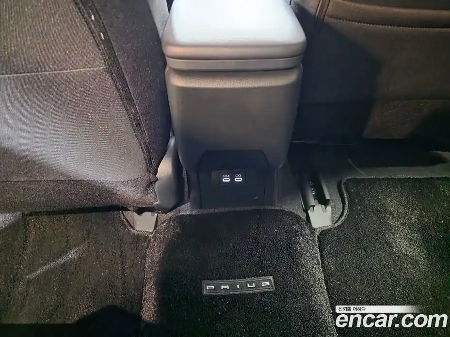 Toyota Prius 2024 2.0 Автомат в Москве № 209552, фото 16