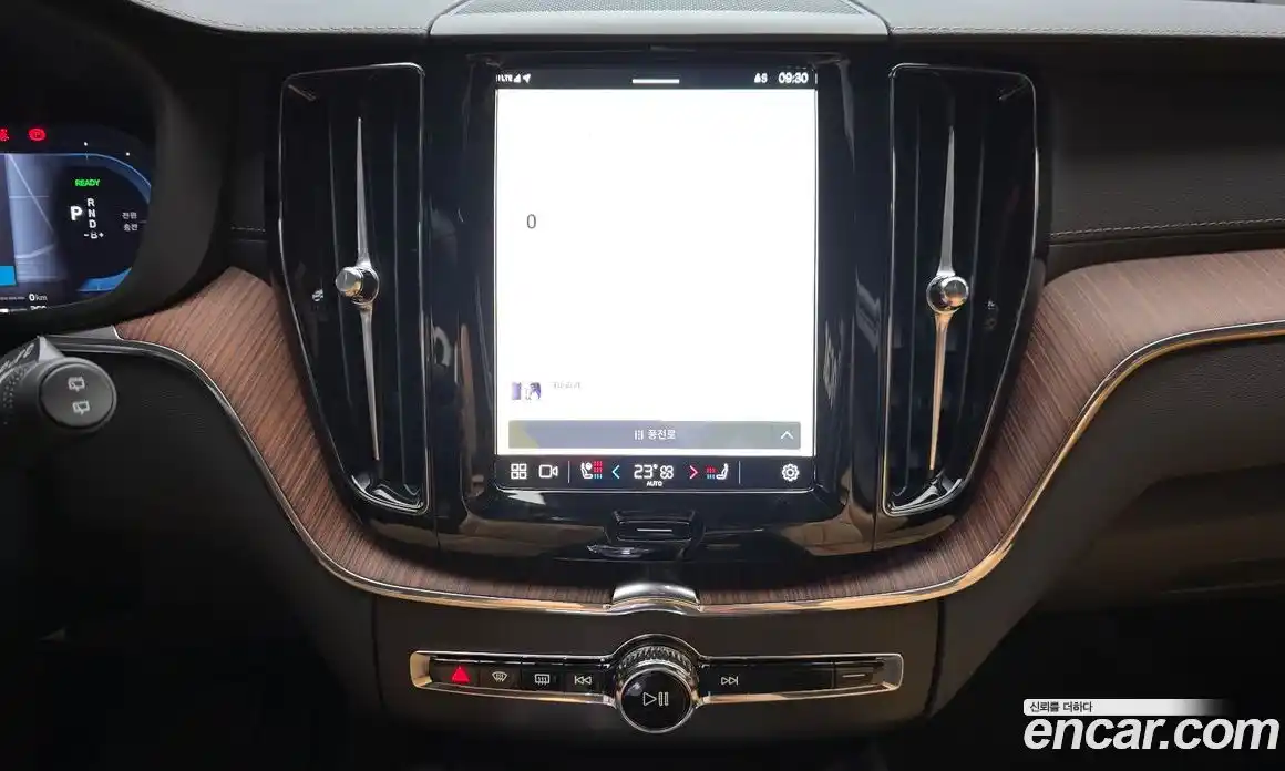 Volvo XC60 2025 2.0 Автомат в Москве № 212786, фото 14