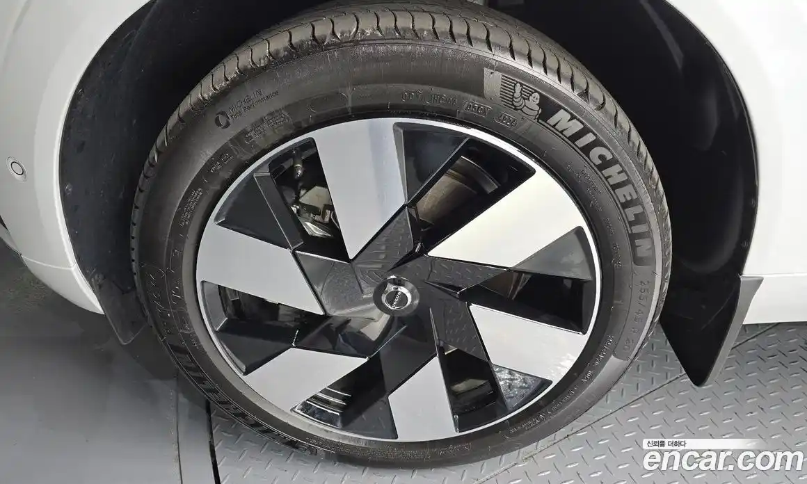 Volvo XC60 2025 2.0 Автомат в Москве № 212786, фото 5