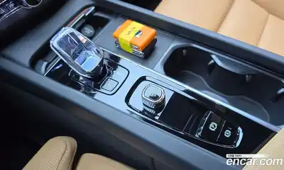 Volvo XC60 2025 2.0 Автомат в Москве № 212786, миниатюра 9