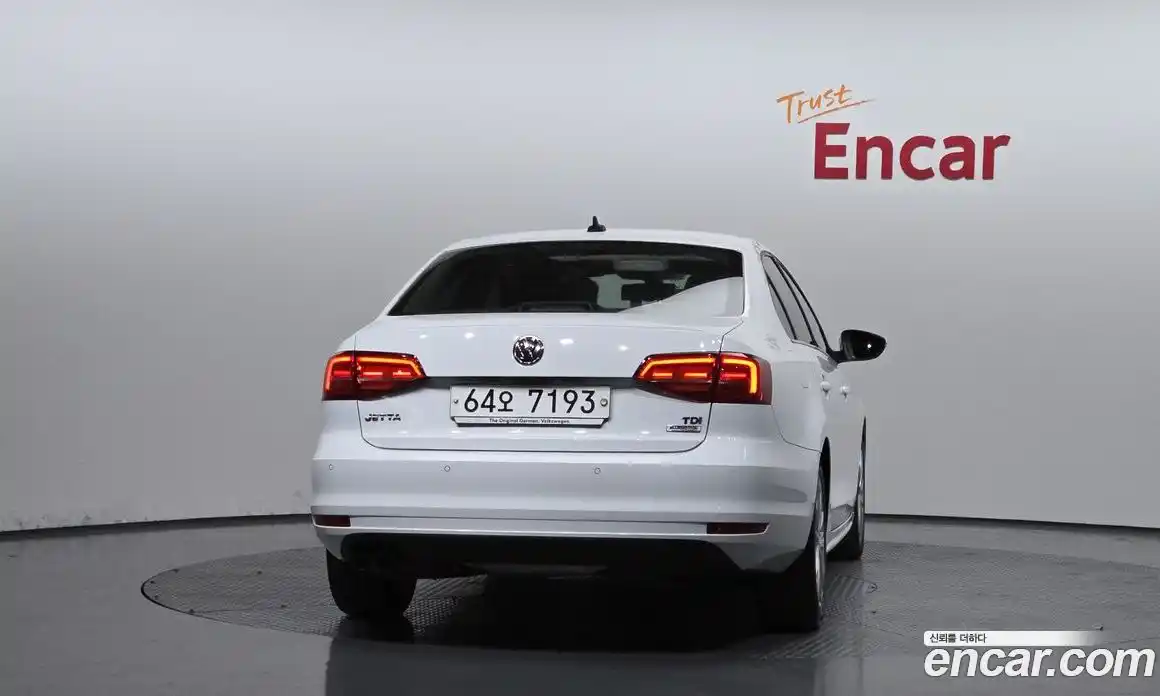 Volkswagen Jetta 2015 2.0 Автомат в Москве № 214996, фото 4