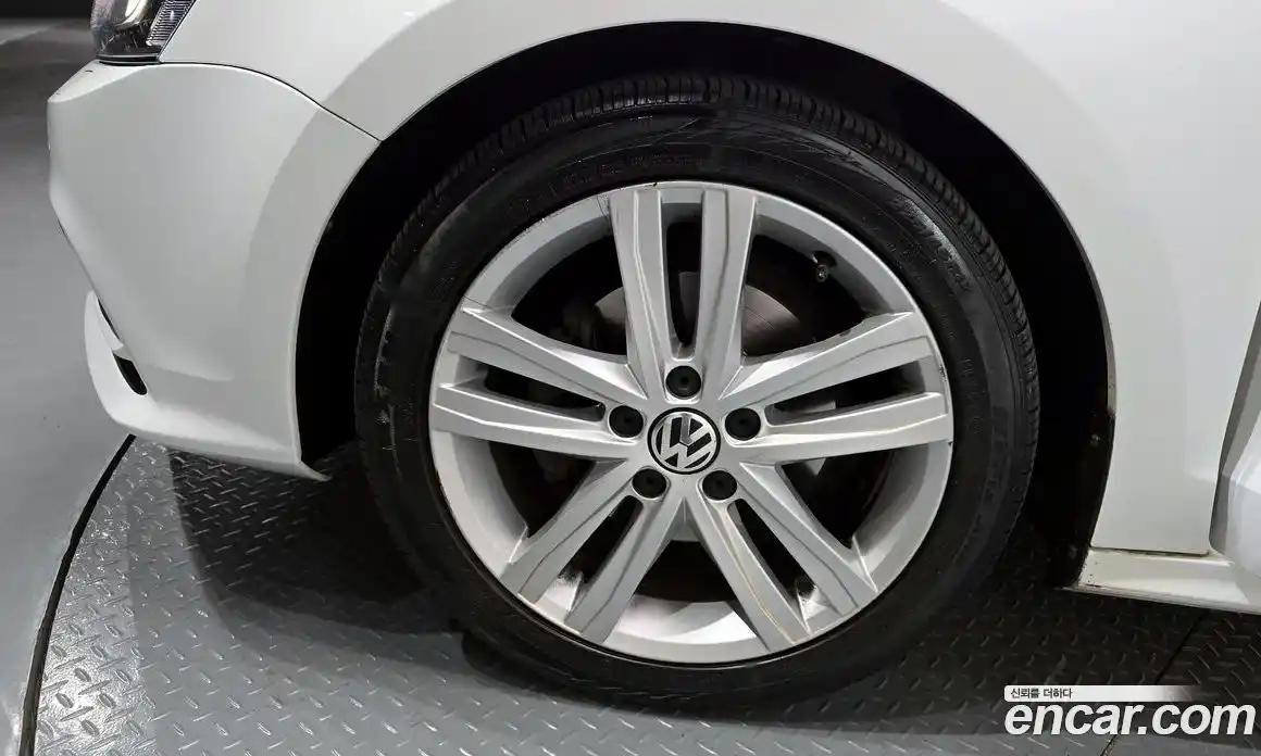 Volkswagen Jetta 2015 2.0 Автомат в Москве № 214996, фото 5