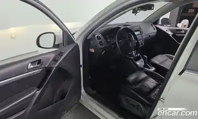 Volkswagen Tiguan 2016 2.0 Автомат в Москве № 215384, миниатюра 11