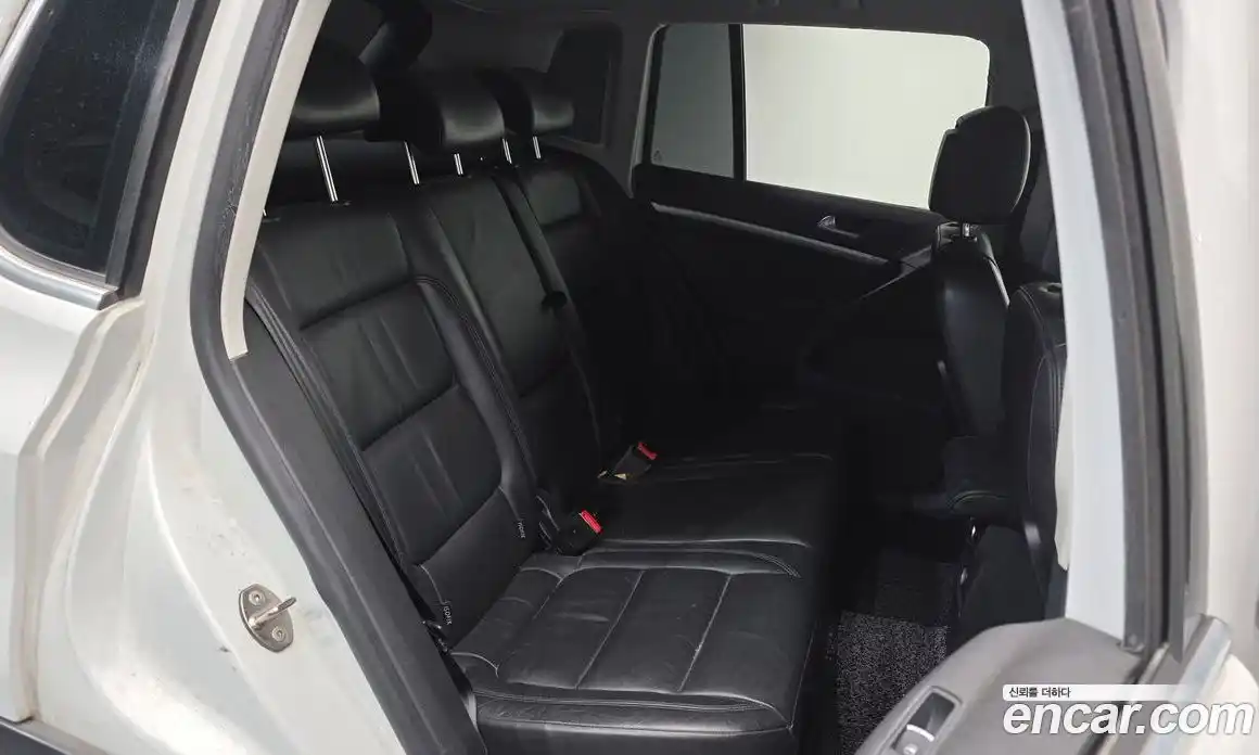 Volkswagen Tiguan 2016 2.0 Автомат в Москве № 215384, фото 12