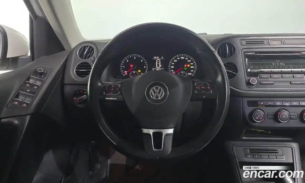 Volkswagen Tiguan 2016 2.0 Автомат в Москве № 215384, фото 13