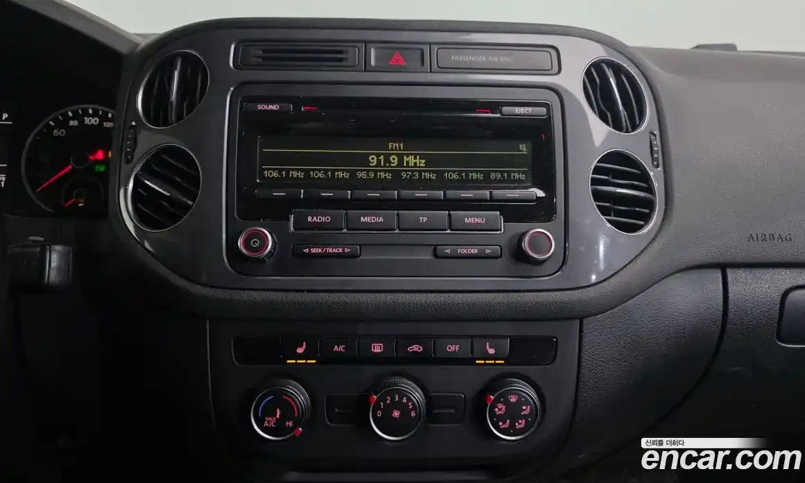 Volkswagen Tiguan 2016 2.0 Автомат в Москве № 215384, фото 14