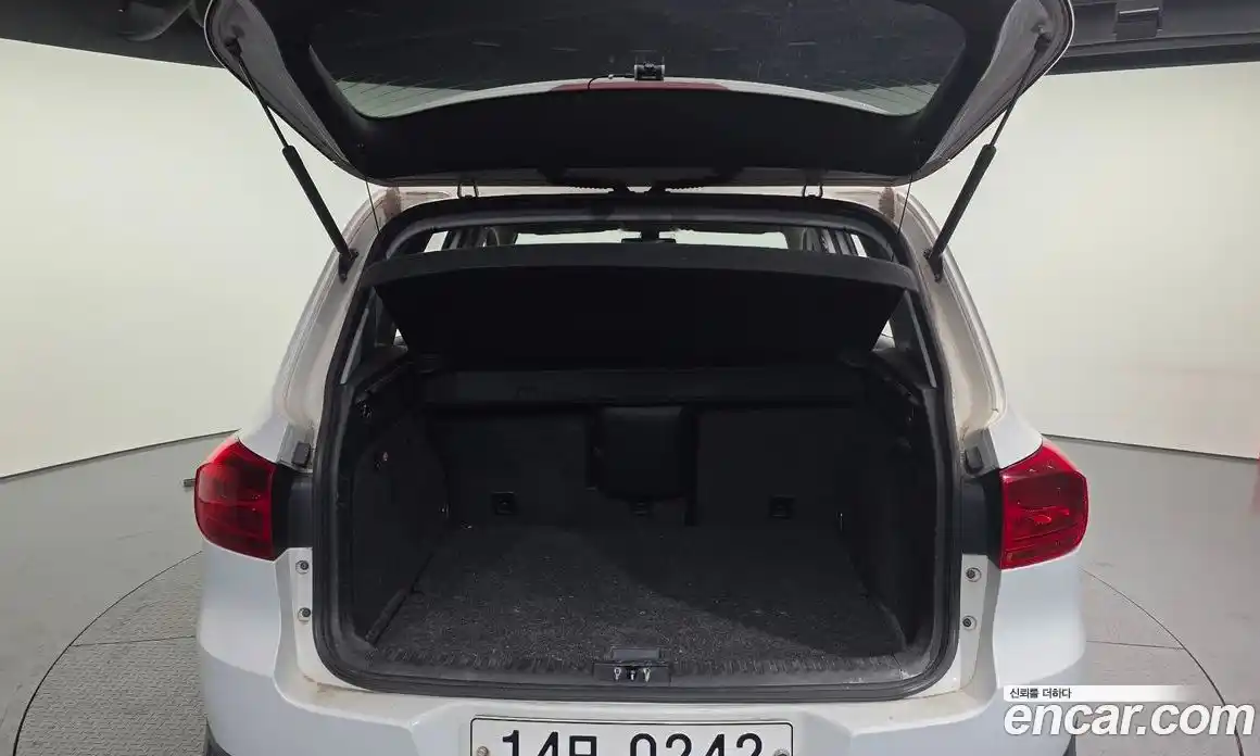 Volkswagen Tiguan 2016 2.0 Автомат в Москве № 215384, фото 20