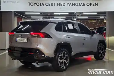 Toyota RAV4 2024 2.5 Автомат в Москве № 215600, миниатюра 2