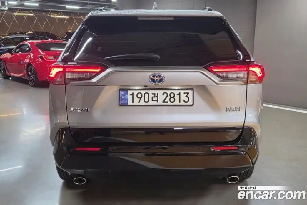 Toyota RAV4 2024 2.5 Автомат в Москве № 215600, фото 4