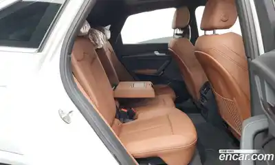 Audi Q5 2023 2.0 Автомат в Москве № 229773, миниатюра 12