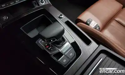 Audi Q5 2023 2.0 Автомат в Москве № 229773, миниатюра 9