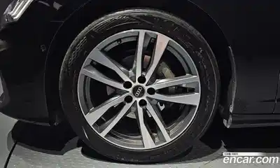 Audi A6 2023 2.0 Автомат в Москве № 229932, миниатюра 5