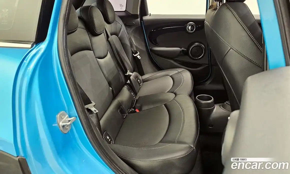 Mini Cooper 2017 2.0 Автомат в Москве № 231435, фото 12