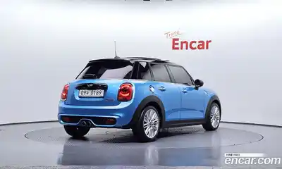 Mini Cooper 2017 2.0 Автомат в Москве № 231435, миниатюра 2