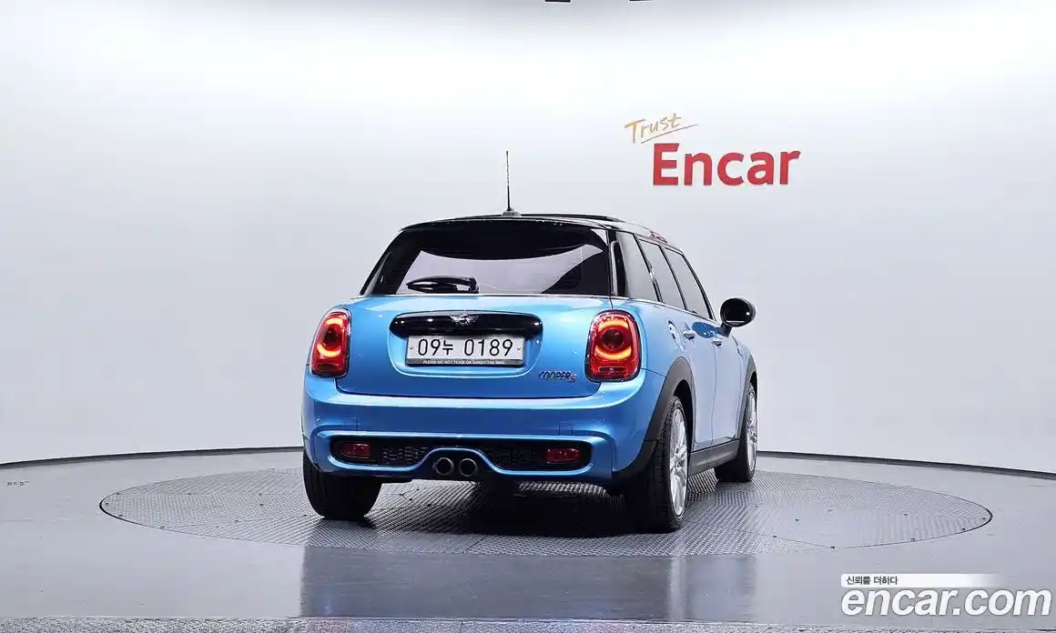 Mini Cooper 2017 2.0 Автомат в Москве № 231435, фото 4