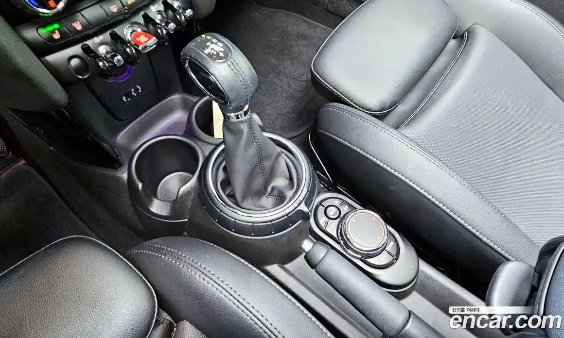 Mini Cooper 2017 2.0 Автомат в Москве № 231435, фото 9