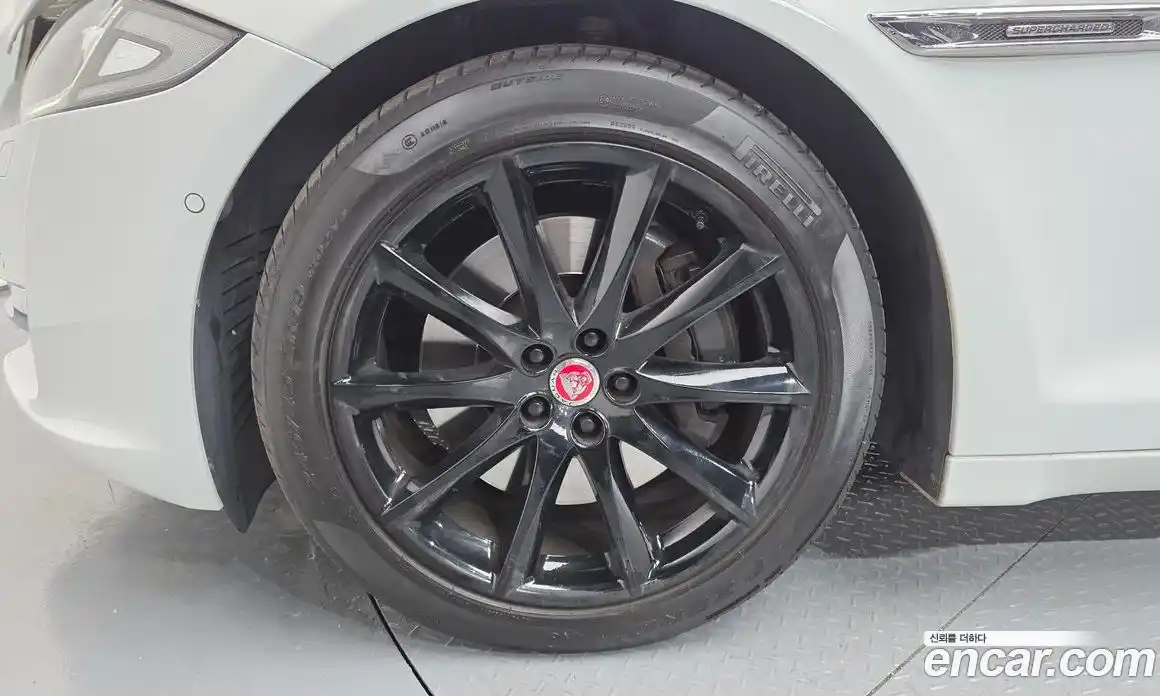 Jaguar XJ 2016 3.0 Автомат в Москве № 256062, фото 5