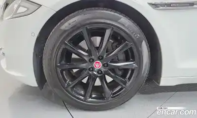 Jaguar XJ 2016 3.0 Автомат в Москве № 256062, миниатюра 5