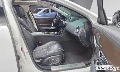 Jaguar XJ 2016 3.0 Автомат в Москве № 256062, миниатюра 10