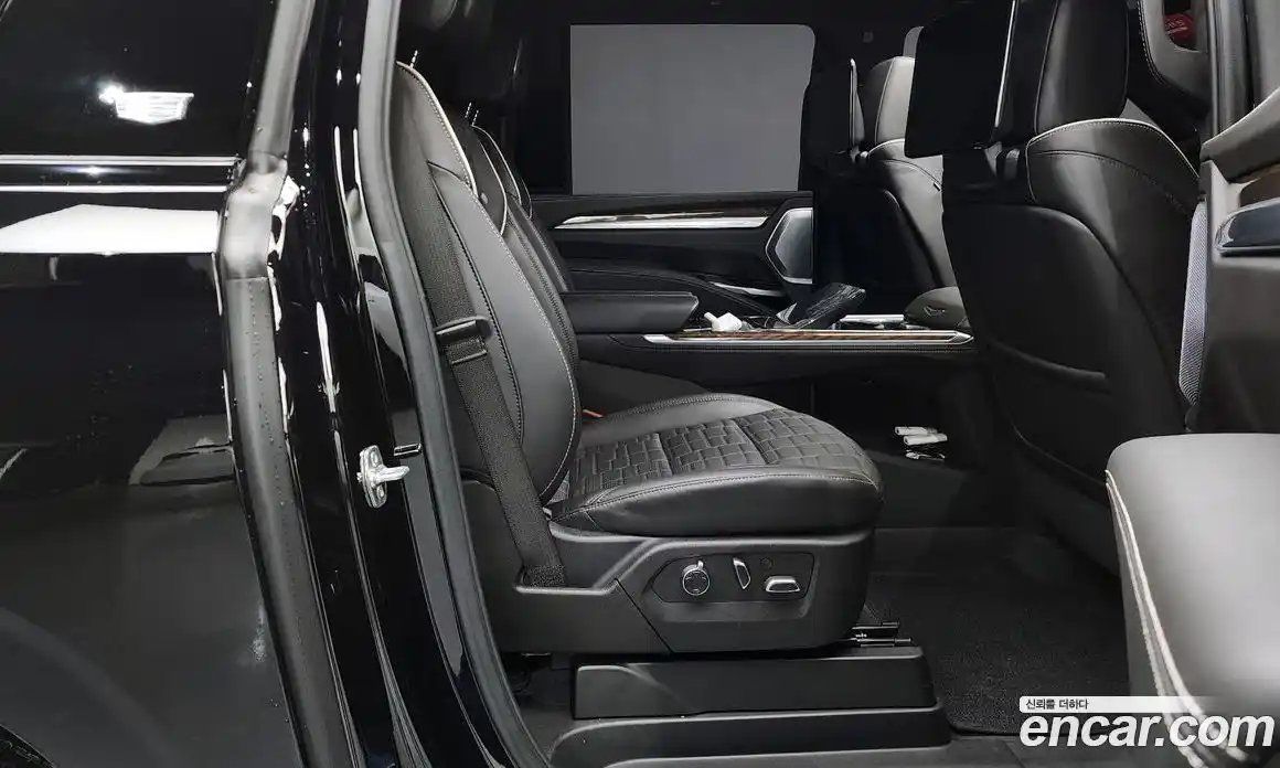 Cadillac Escalade 2025 6.2 Автомат в Москве № 256358, фото 12