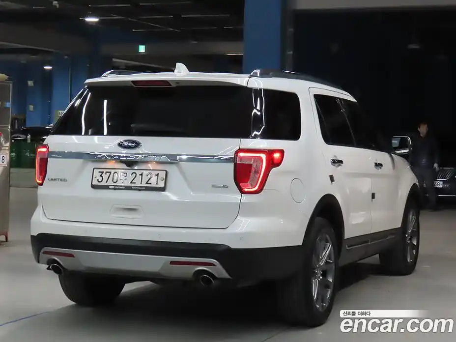 Ford Explorer 2016 2.3 Автомат в Москве № 282134, фото 4