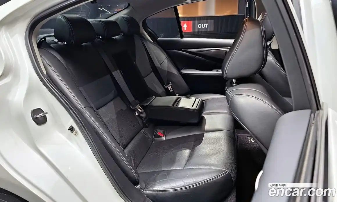 Infiniti Q50 2014 2.1 Автомат в Москве № 294393, фото 12