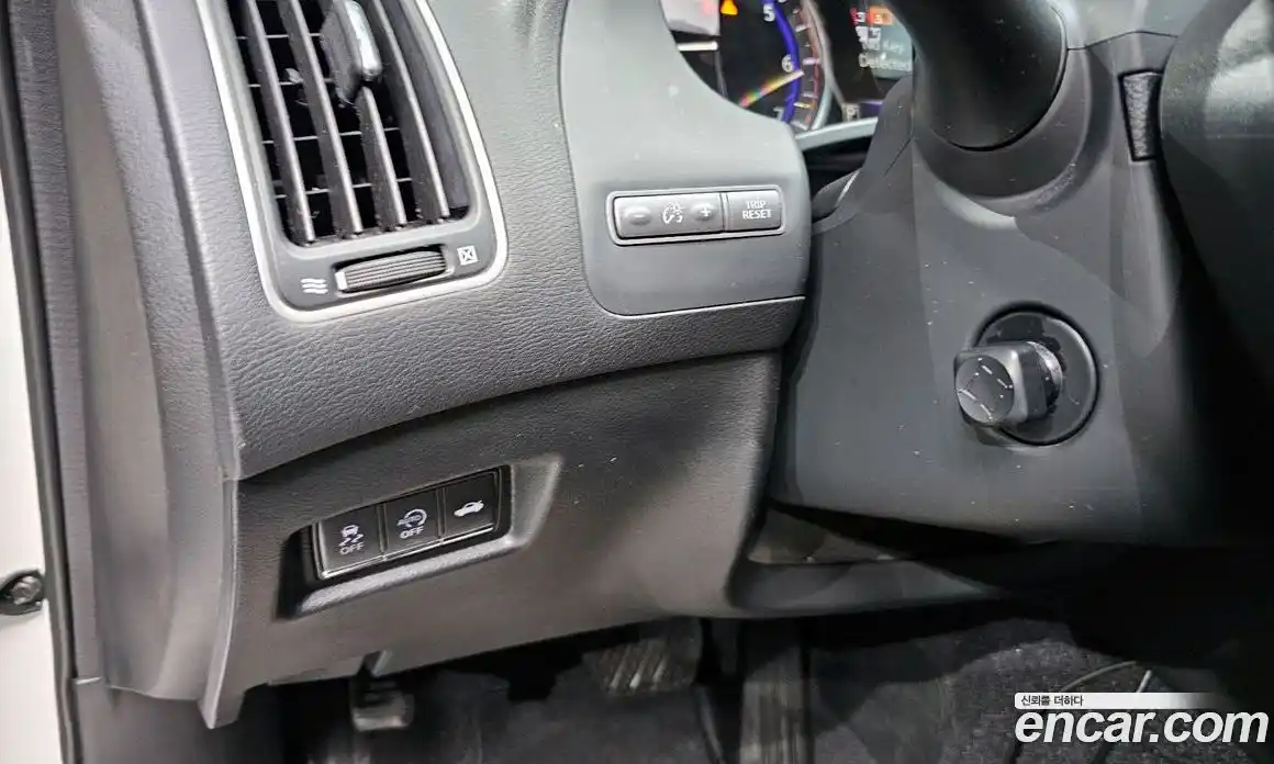 Infiniti Q50 2014 2.1 Автомат в Москве № 294393, фото 17