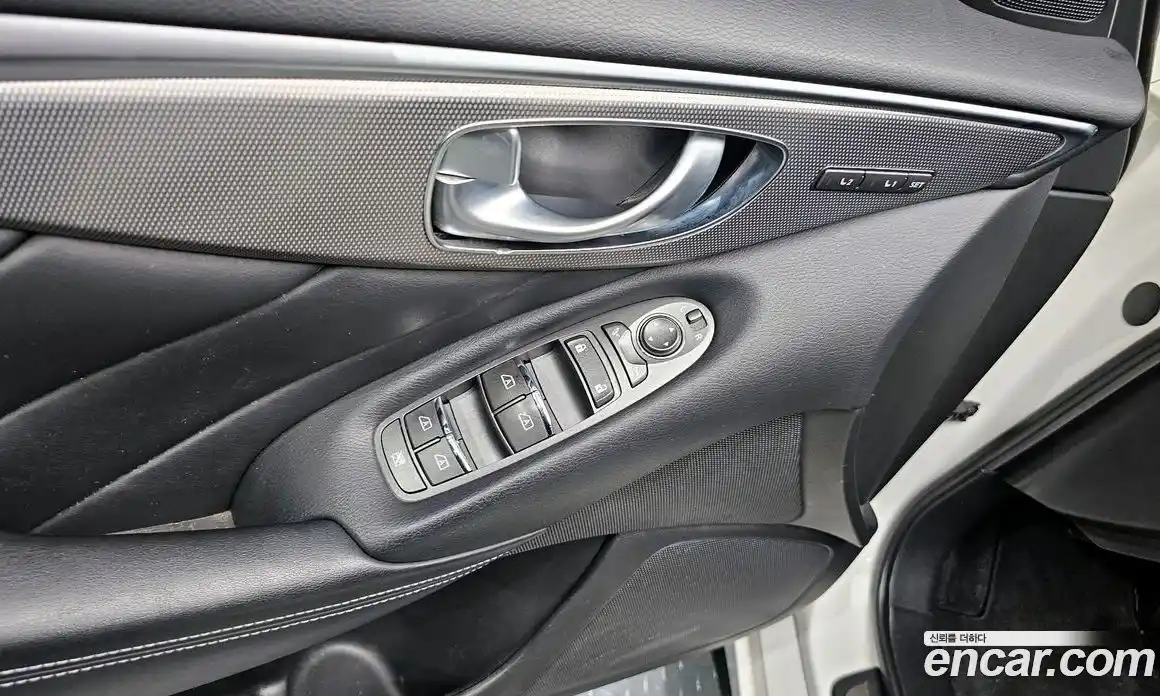 Infiniti Q50 2014 2.1 Автомат в Москве № 294393, фото 18