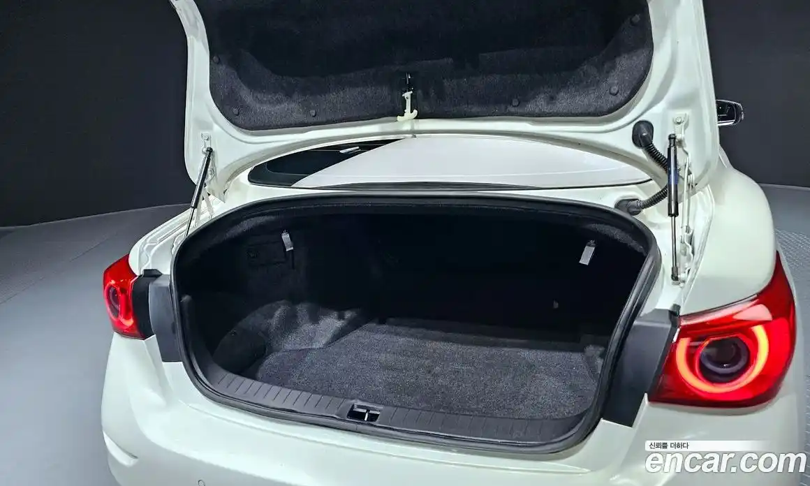 Infiniti Q50 2014 2.1 Автомат в Москве № 294393, фото 20